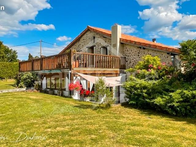 Maison 8 pièces 232 m²