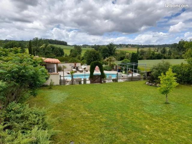Maison 8 pièces 232 m²