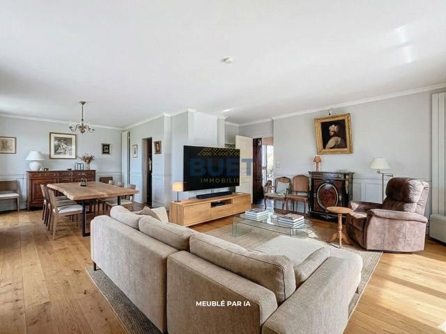 Maison 8 pièces 232 m²