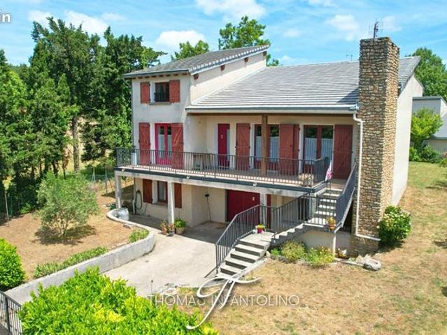 Maison 8 pièces 233 m²