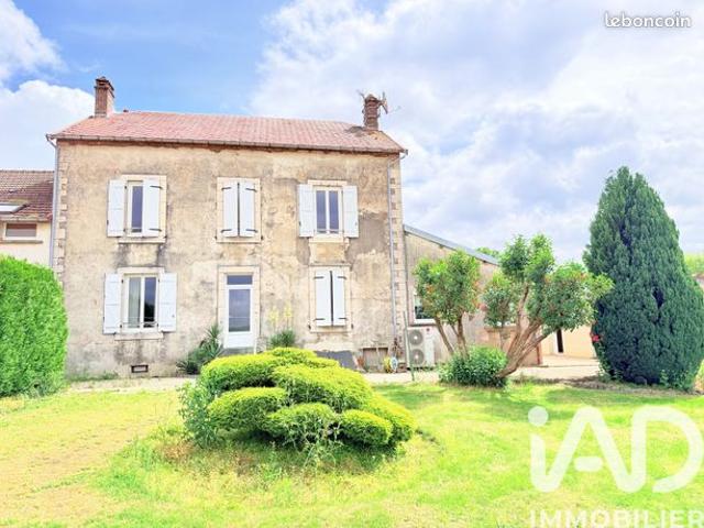 Maison 8 pièces 233 m²