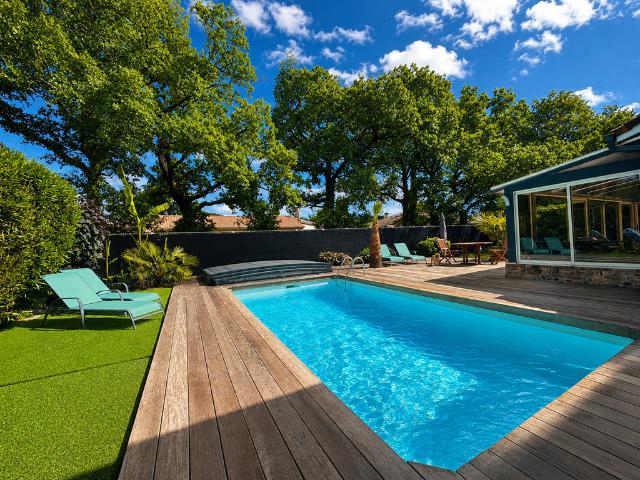 Maison 8 pièces 233 m²