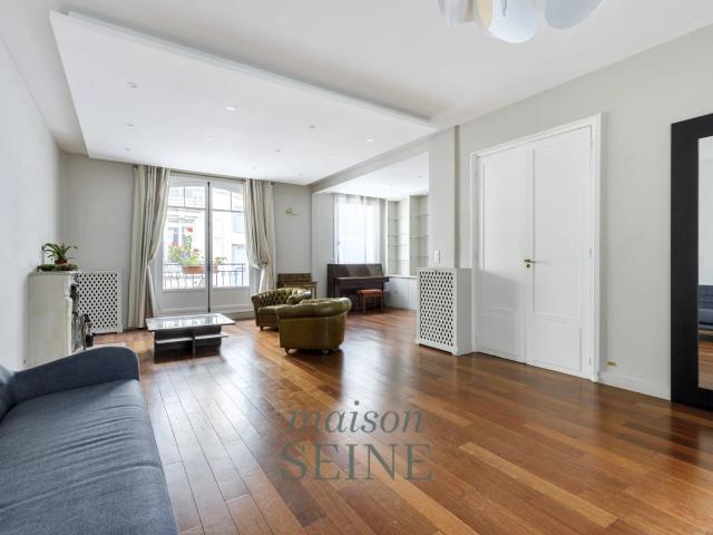 Maison 8 pièces 233 m²