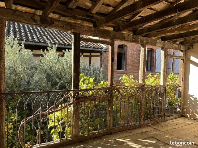 Maison 8 pièces 233 m²