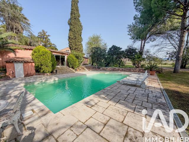 Maison 8 pièces 233 m²