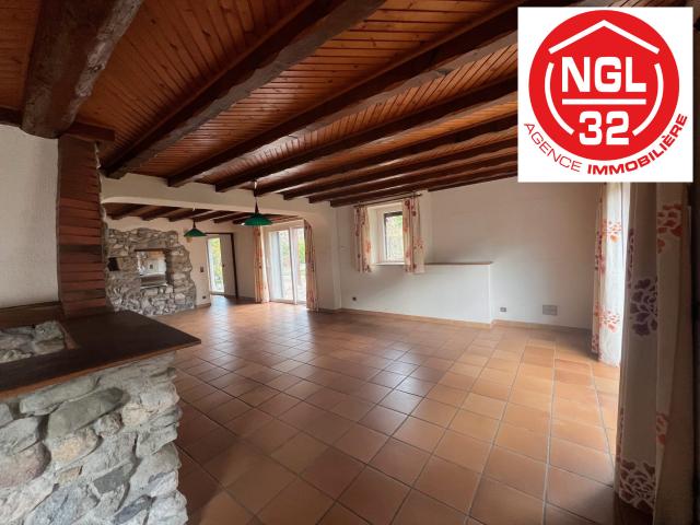 Maison 8 pièces 233 m²
