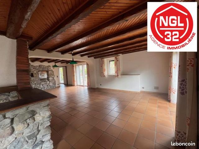 Maison 8 pièces 233 m²
