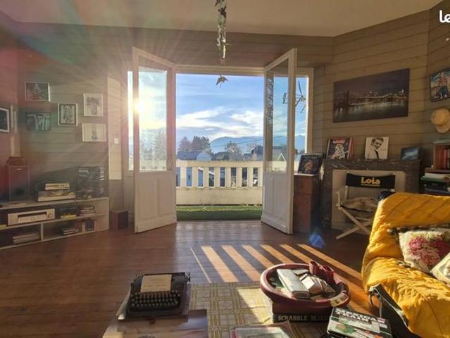 Maison 8 pièces 233 m²