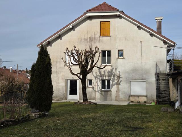 Maison 8 pièces 233 m²