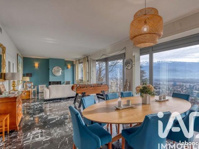Propriété 8 pièces 256 m²