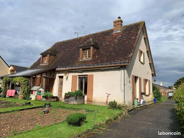 Maison 8 pièces 233 m²