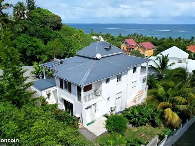 Maison 8 pièces 233 m²