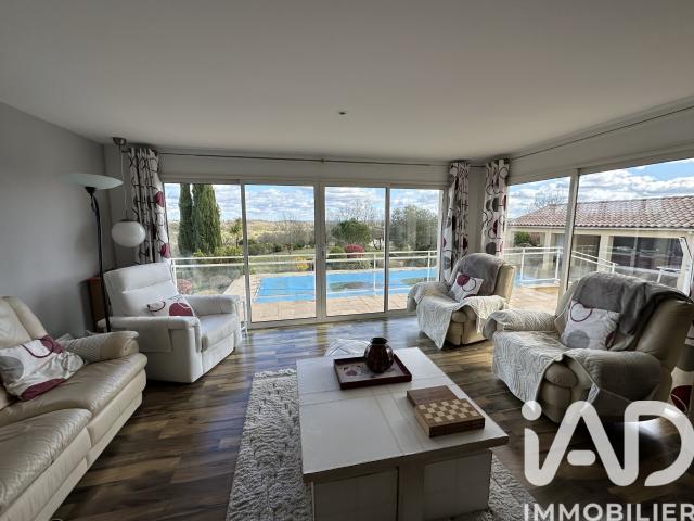 Maison 8 pièces 244 m²