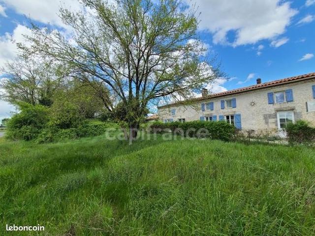 Maison 8 pièces 244 m²