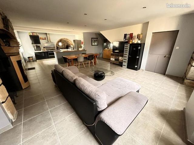 Maison 8 pièces 244 m²