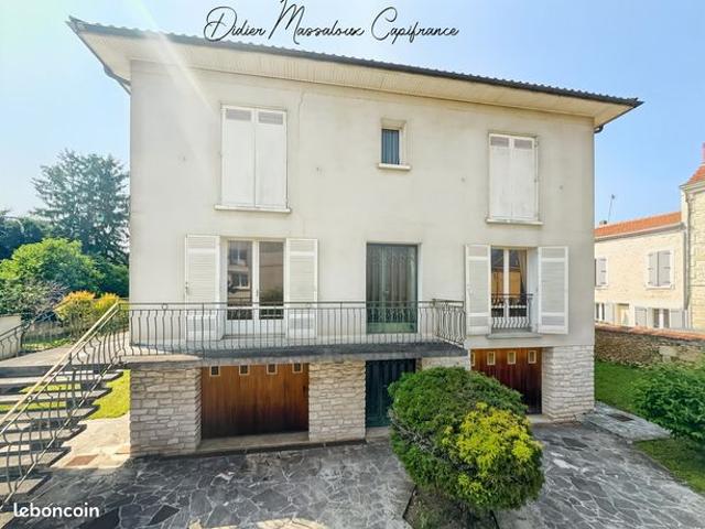 Maison 8 pièces 244 m²