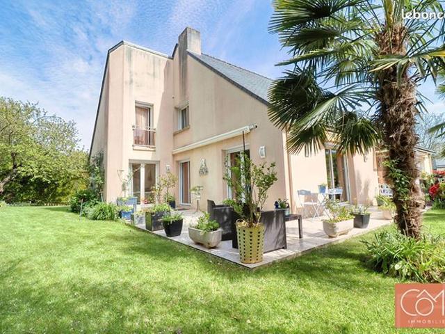 Maison 8 pièces 244 m²