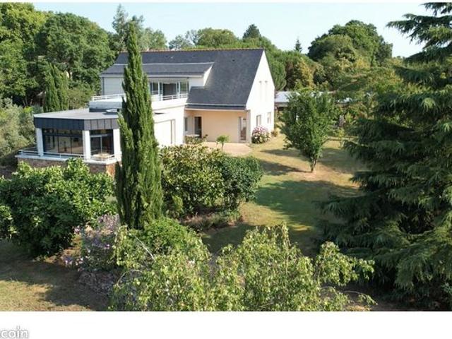 Maison 8 pièces 244 m²