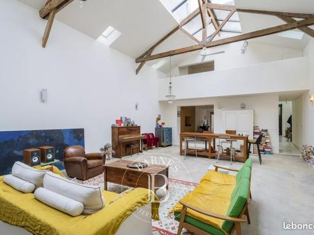 Maison 8 pièces 244 m²