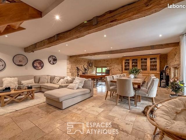 Maison 8 pièces 244 m²