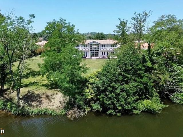 Maison 8 pièces 244 m²