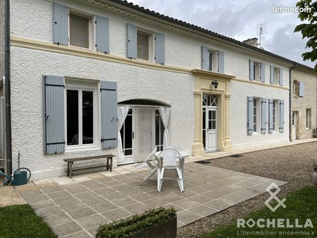 Maison 8 pièces 244 m²