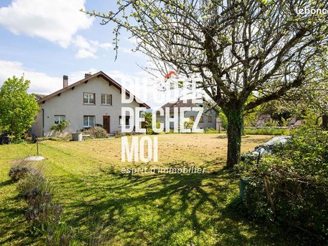 Maison 8 pièces 245 m²