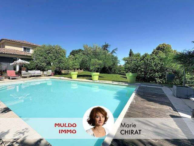 Maison 8 pièces 245 m²