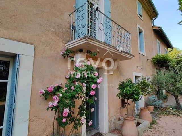 Maison 8 pièces 245 m²