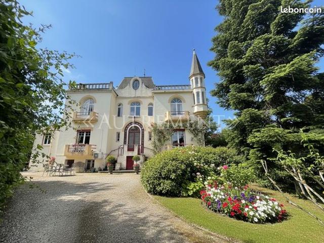 Maison 8 pièces 245 m²