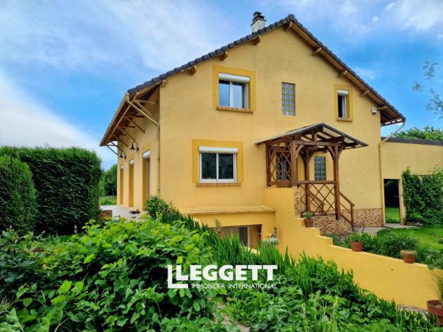Maison 8 pièces 245 m²