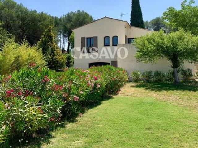 Maison 8 pièces 245 m²