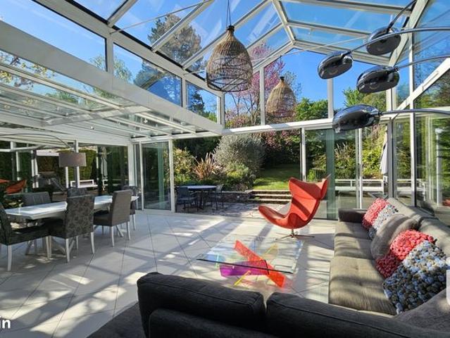 Maison 8 pièces 245 m²