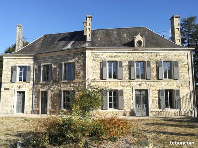 Maison 8 pièces 245 m²