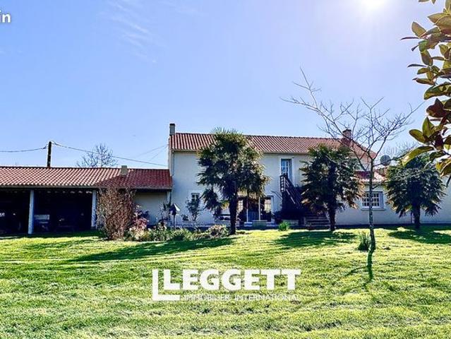 Maison 8 pièces 245 m²
