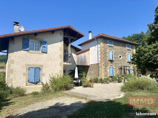 Maison 8 pièces 245 m²