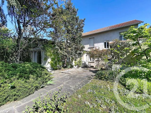 Maison 8 pièces 245 m²