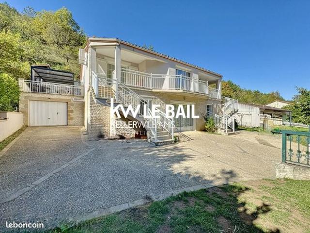 Maison 8 pièces 245 m²