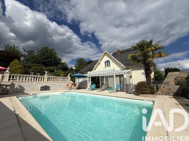 Maison 8 pièces 245 m²