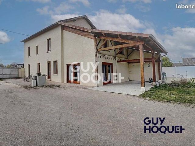 Maison 8 pièces 245 m²