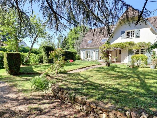 Maison 8 pièces 245 m²
