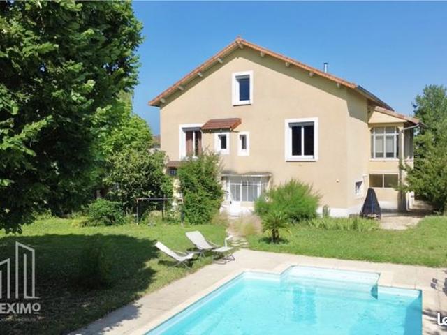 Maison 8 pièces 245 m²