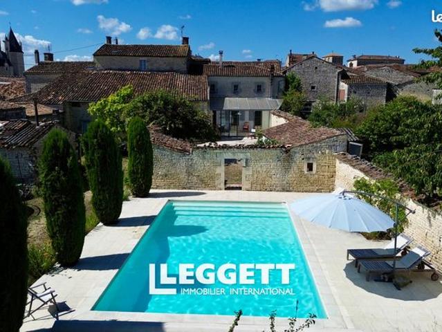 Maison 8 pièces 245 m²