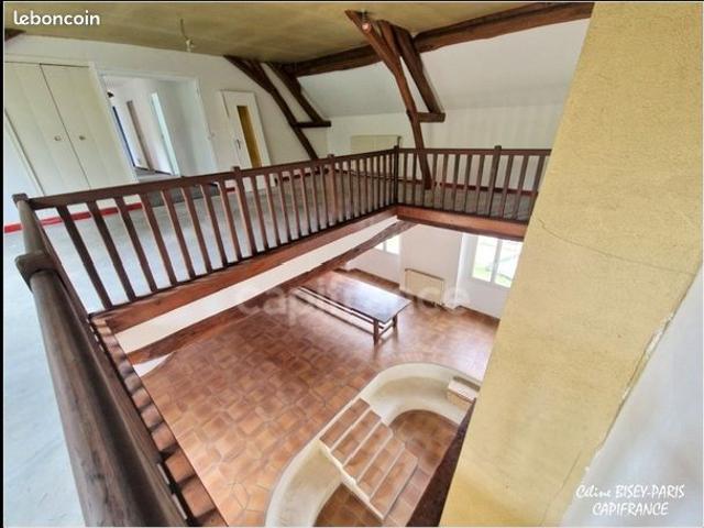Maison 8 pièces 245 m²