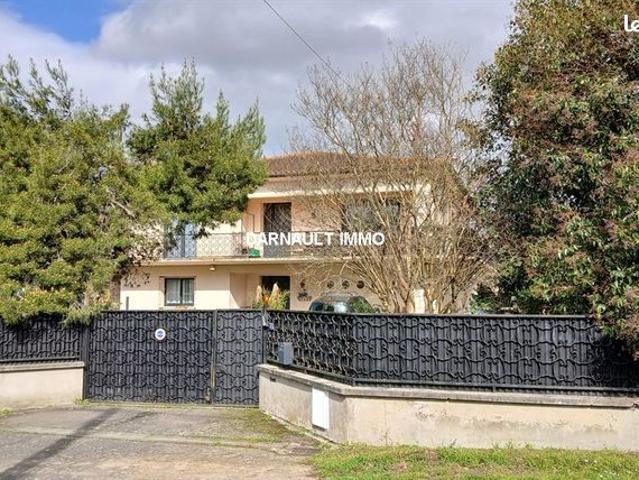 Maison 8 pièces 245 m²