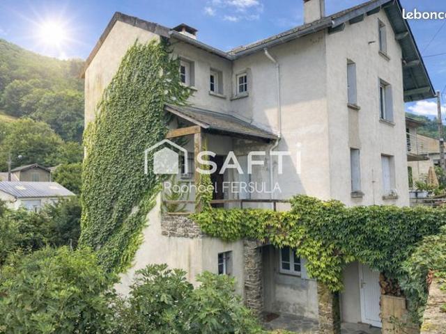 Maison 8 pièces 245 m²