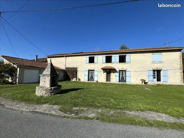 Maison 8 pièces 245 m²