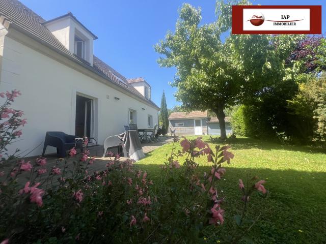 Maison 8 pièces 246 m²