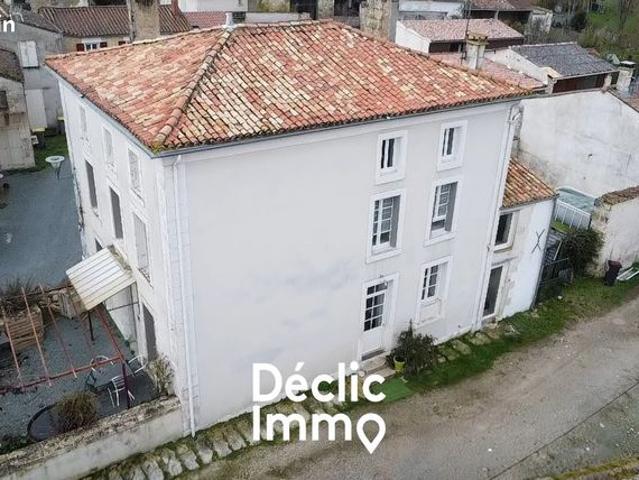 Maison 8 pièces 246 m²