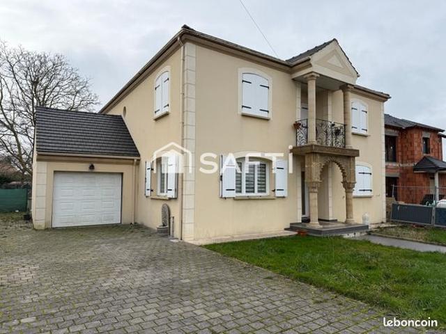 Maison 8 pièces 246 m²